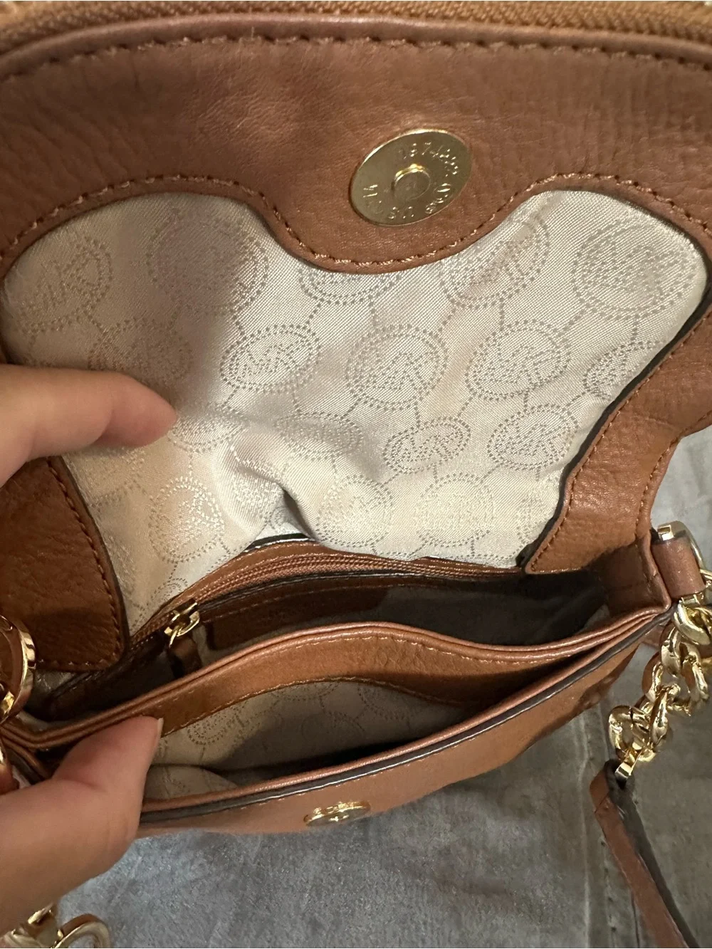Michael Kors Cognac Pebbled Leather Crossbody Bag Gold Chain Luxe Organizer - Picture 9 of 15